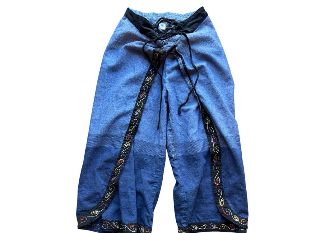 Everest Women’s Colorblock Jogger Pants Blue/Black Embroidered small